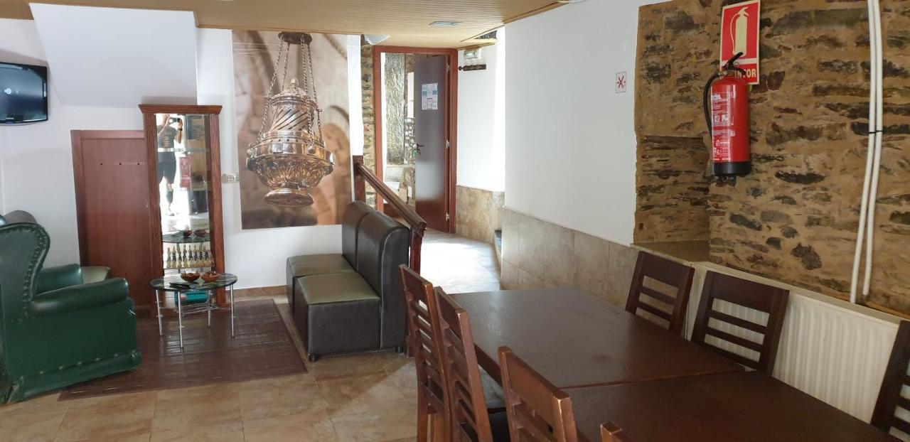 Albergue O Botafumeiro Arzua Bagian luar foto